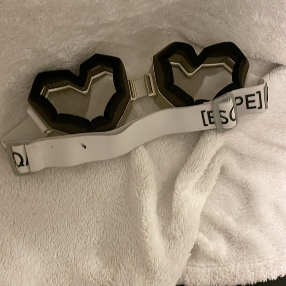 ESQ  Heart shaped ski goggles - Picture 3 of 5